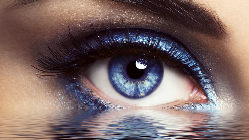 Blue Eye with Water Reflection — Dramatic, Photograph