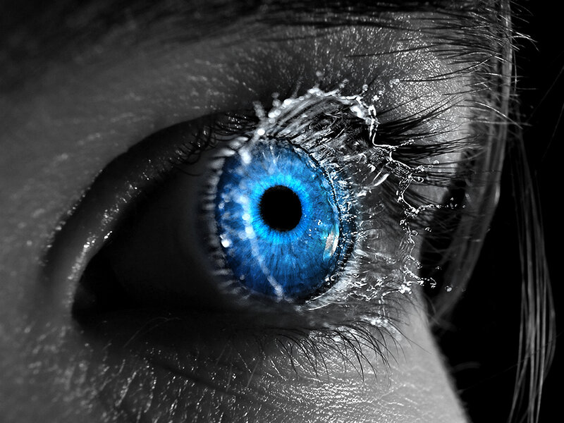 blue eye with water splash