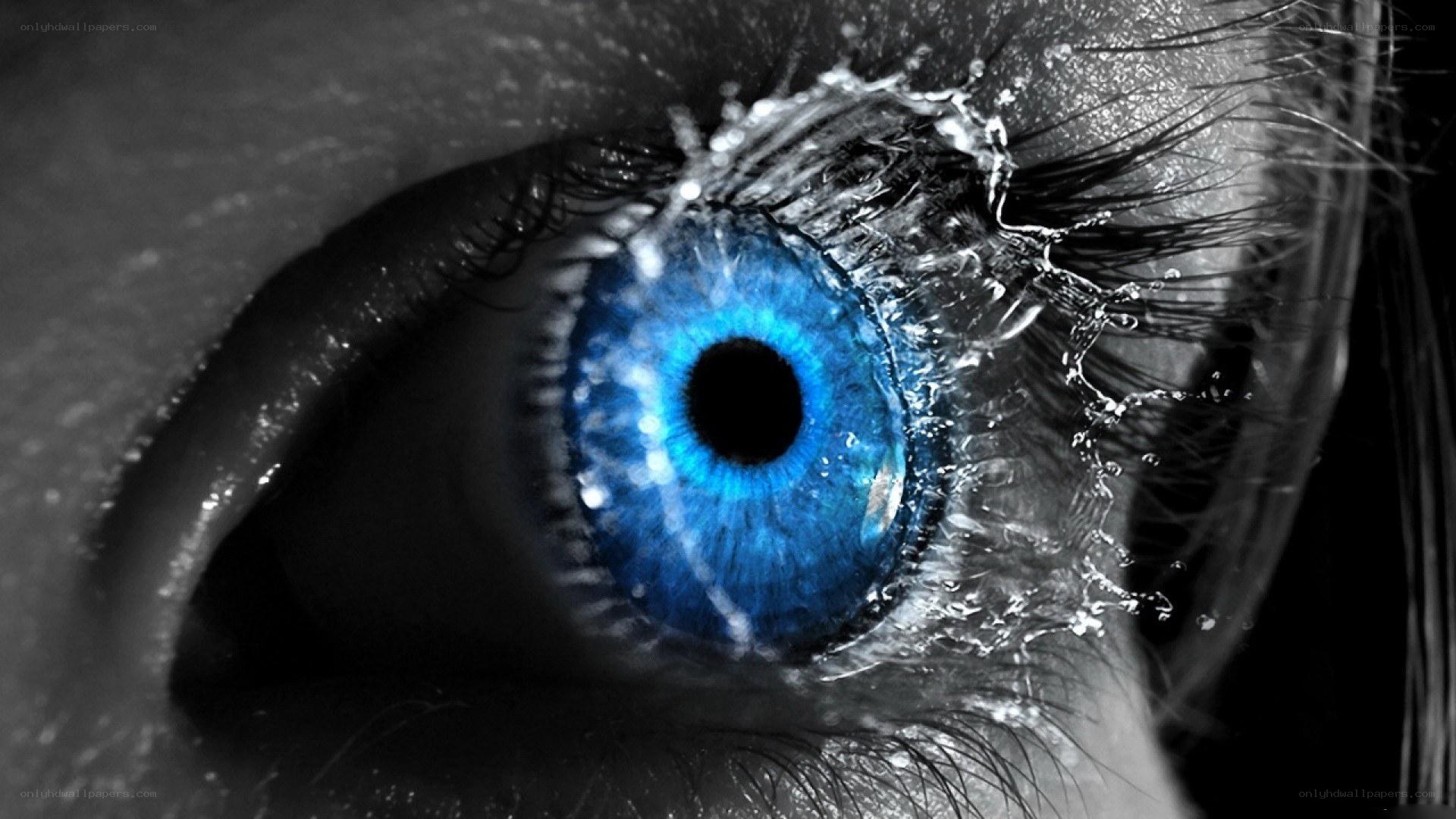 blue eye with water splash