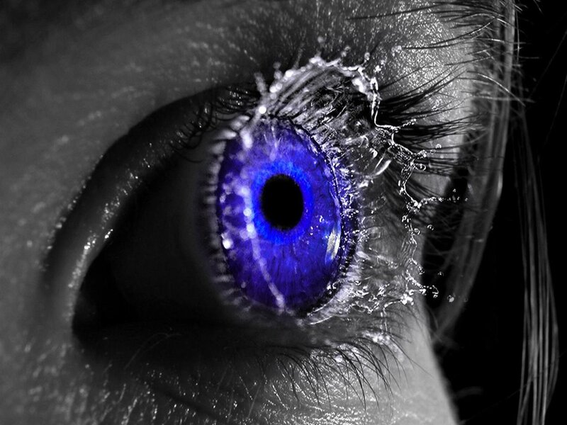 Blue Eye with Water Splash — Dramatic