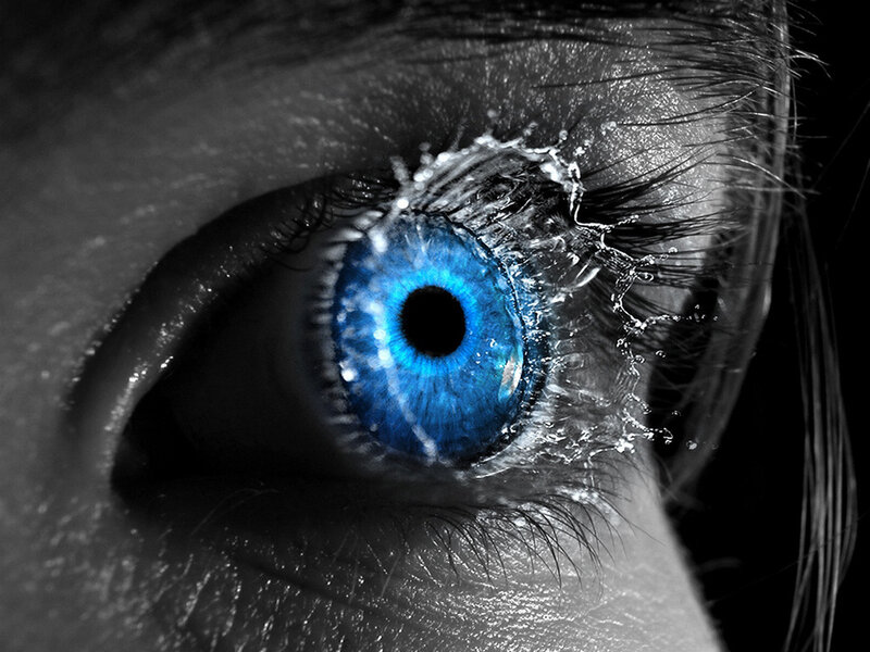 Blue Eye with Water Splash — White