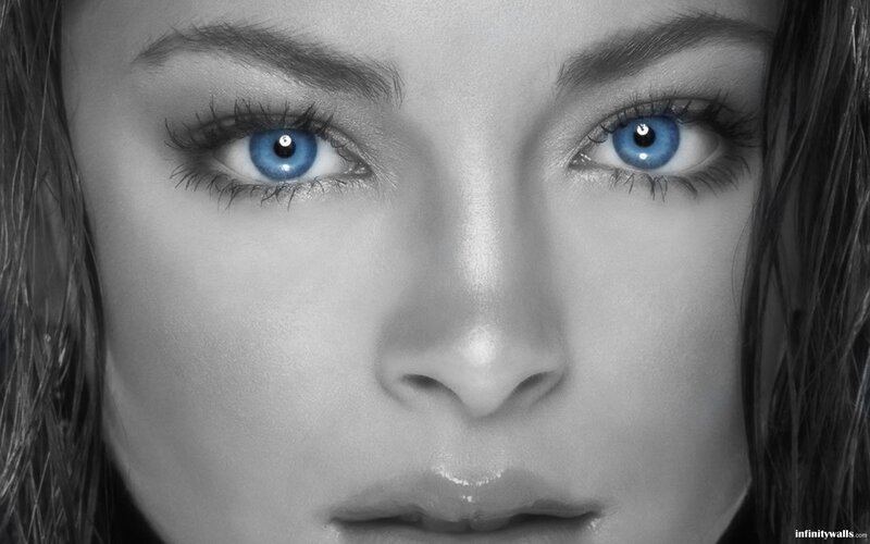 blue eyes portrait
