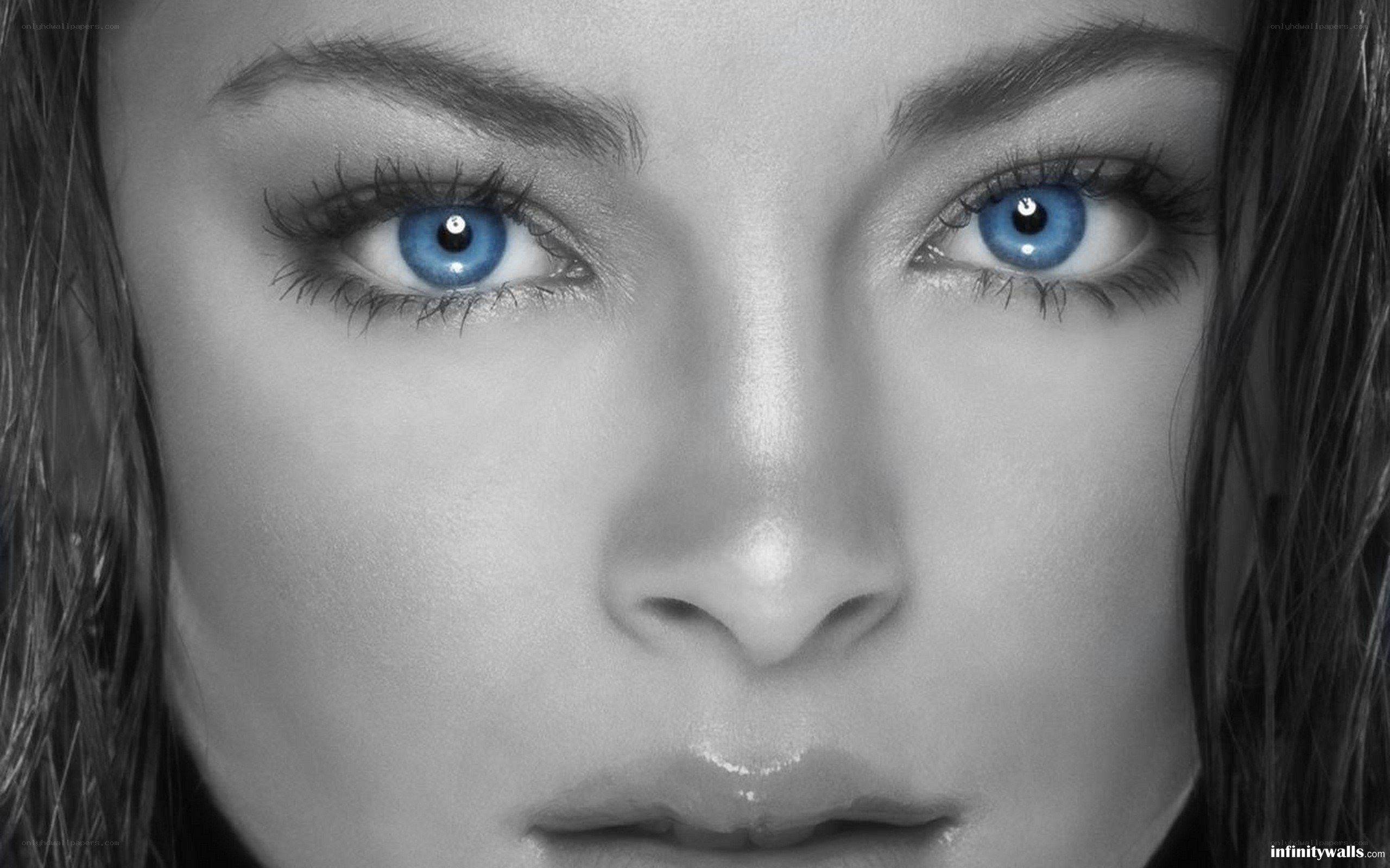 blue eyes portrait