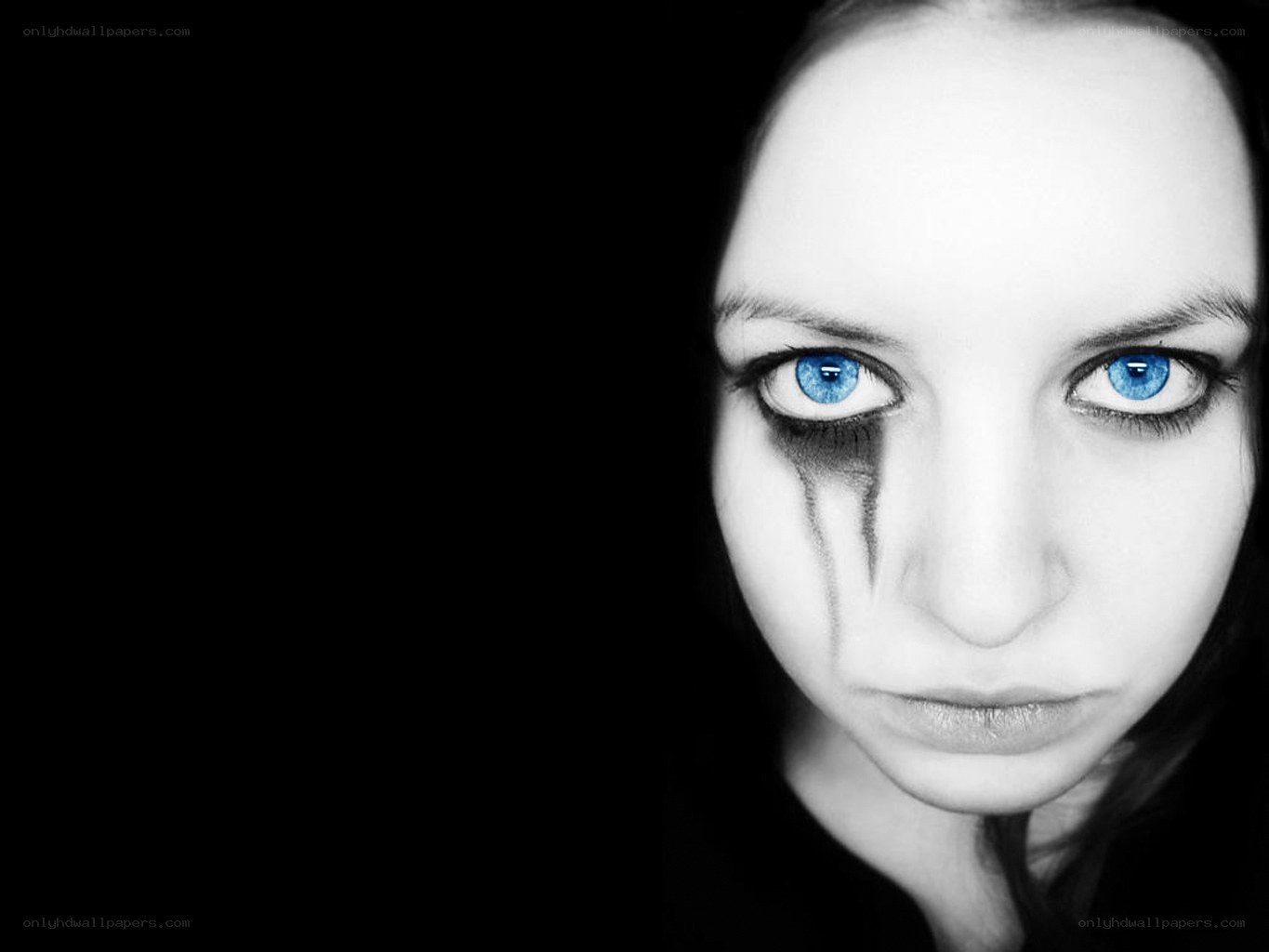 blue eyes with black makeup