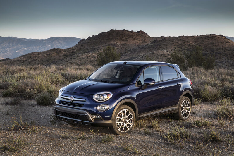 Blue Fiat 500X in desert