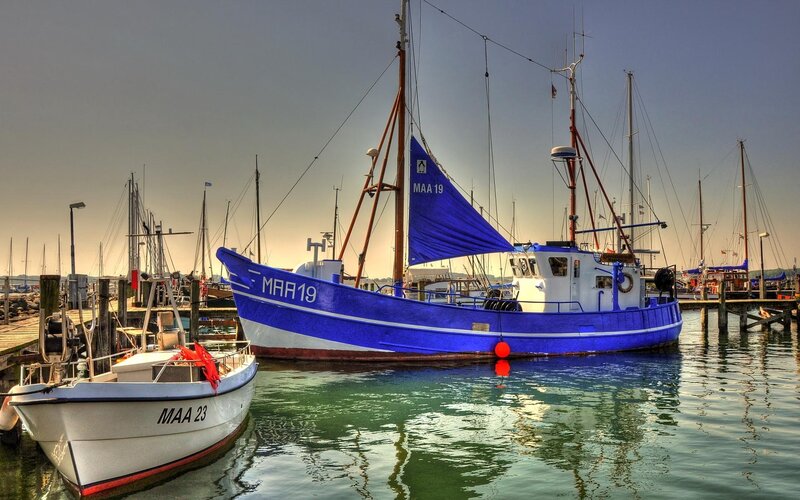 Blue Fishing Boat in Harbor — Calm