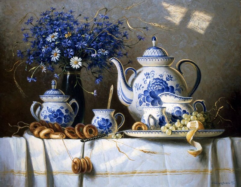 Blue-flowered Teapot Set