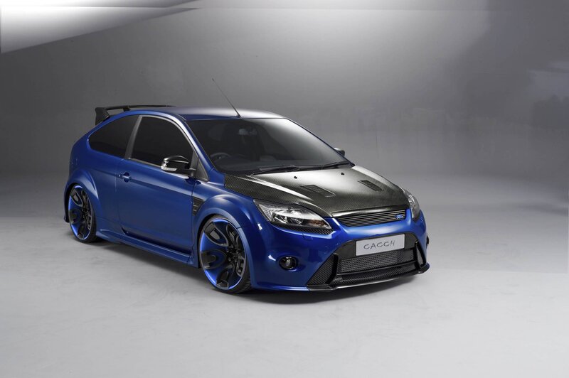 Blue Ford Focus RS Cach