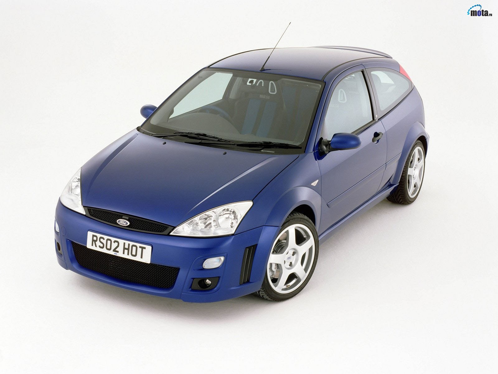 blue ford focus rs car