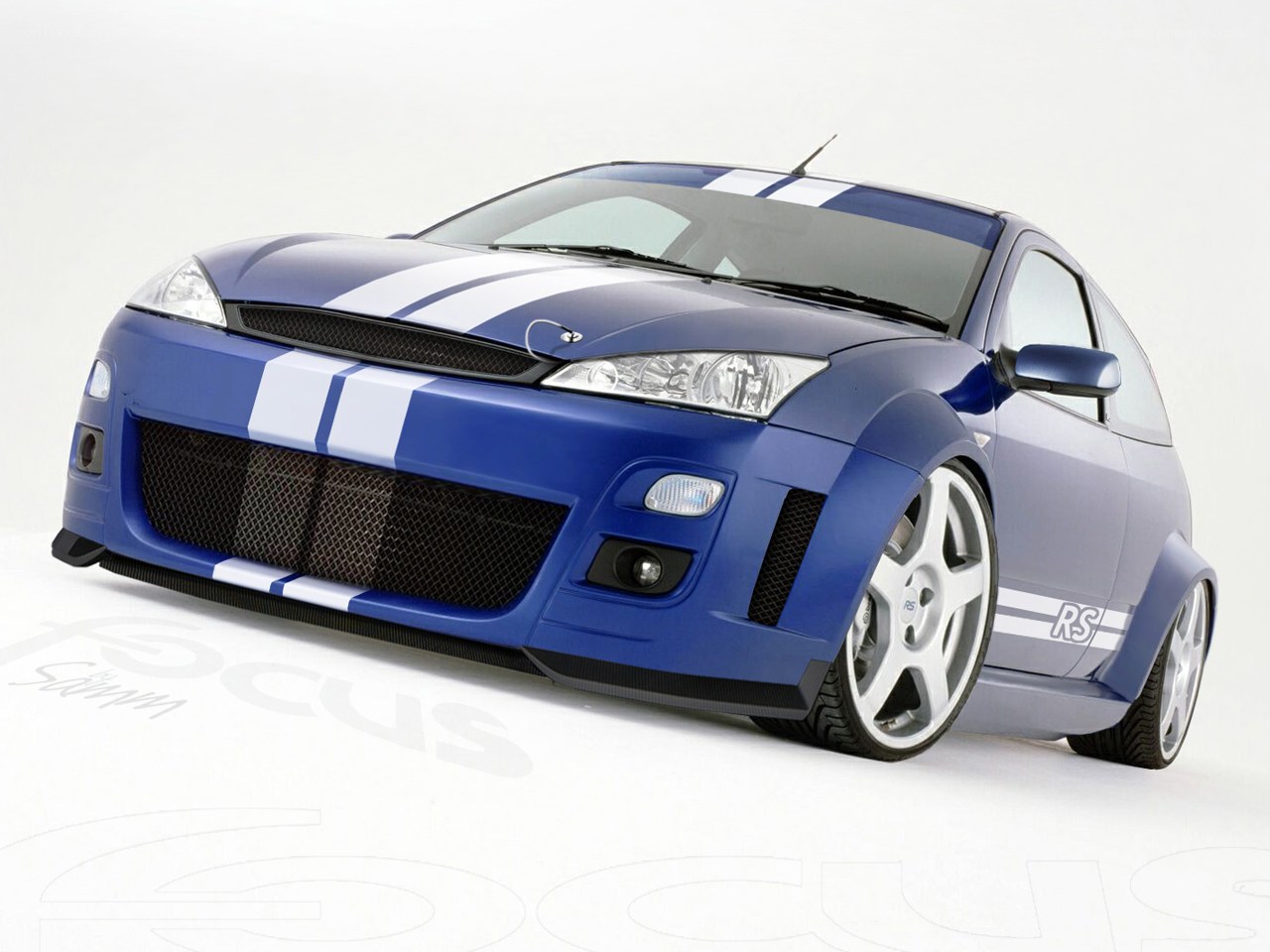 blue ford focus rs car
