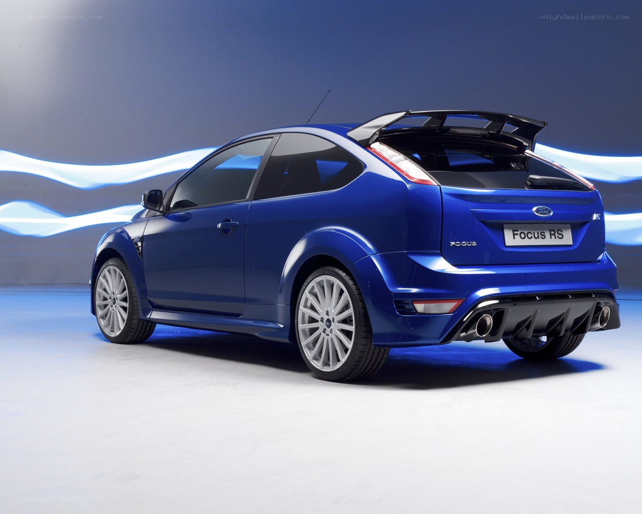Blue Ford Focus RS car
