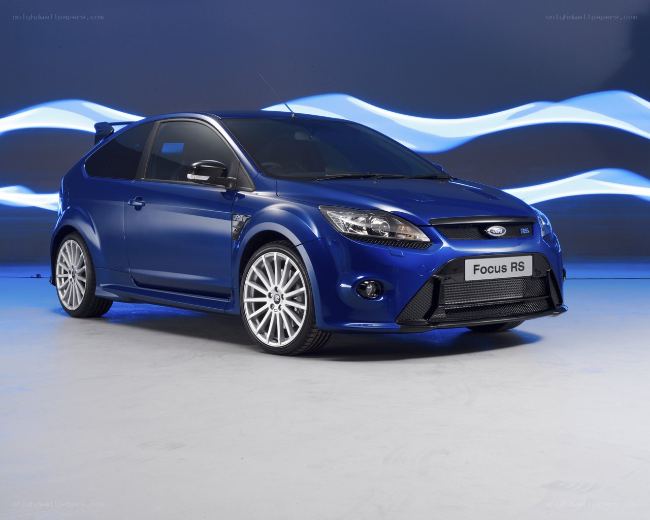 Blue Ford Focus RS car