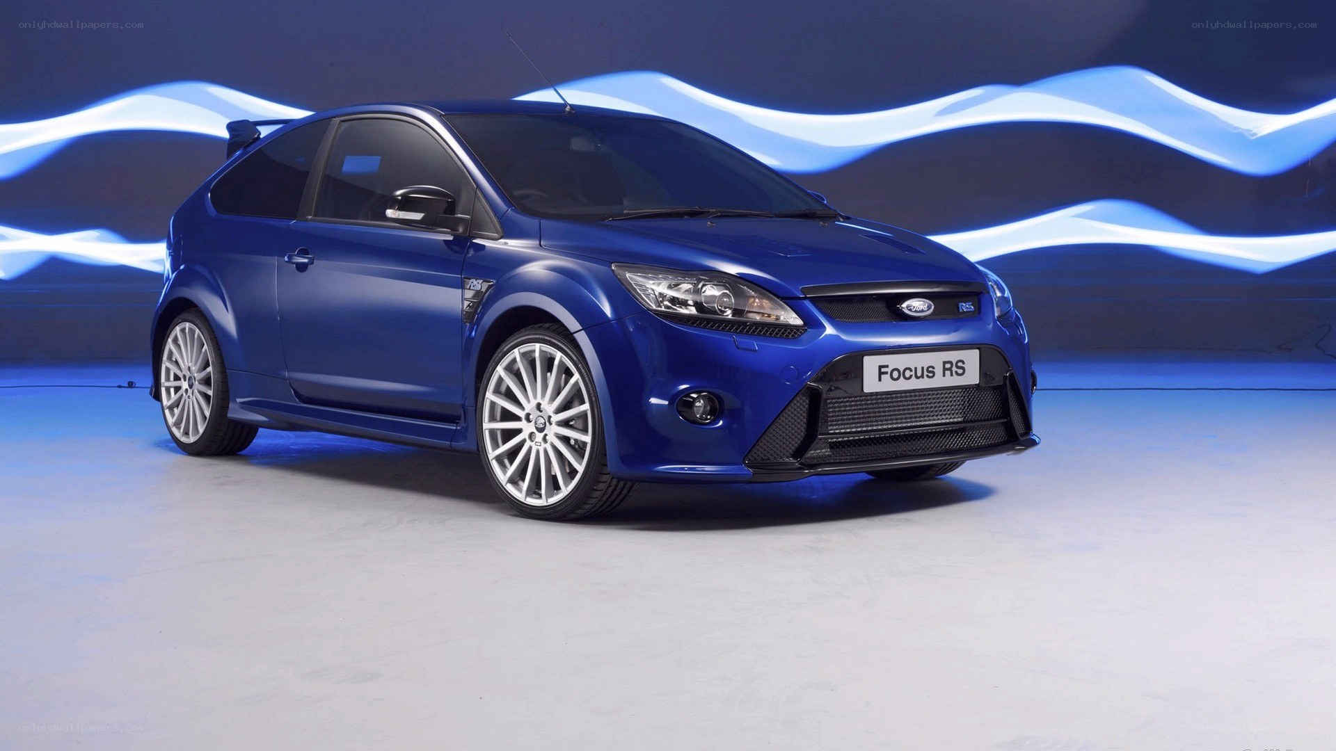 Blue Ford Focus RS car