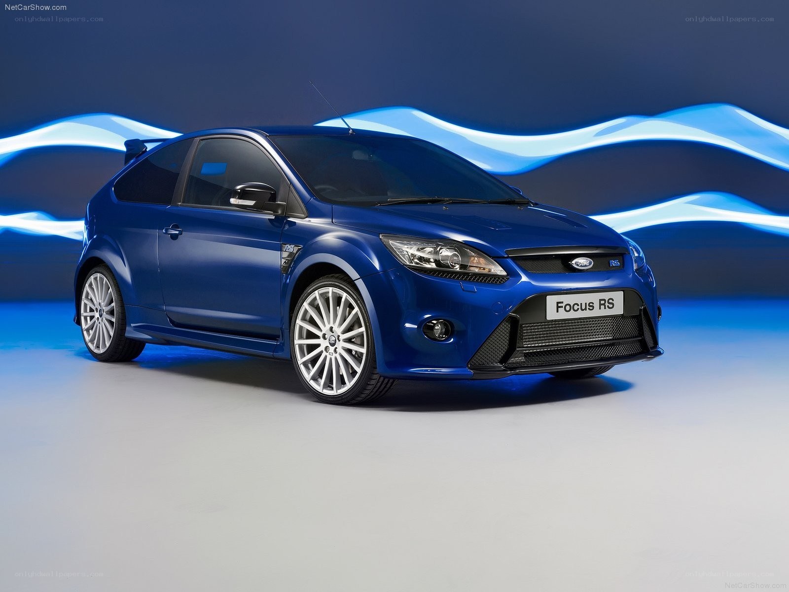 Blue Ford Focus RS car