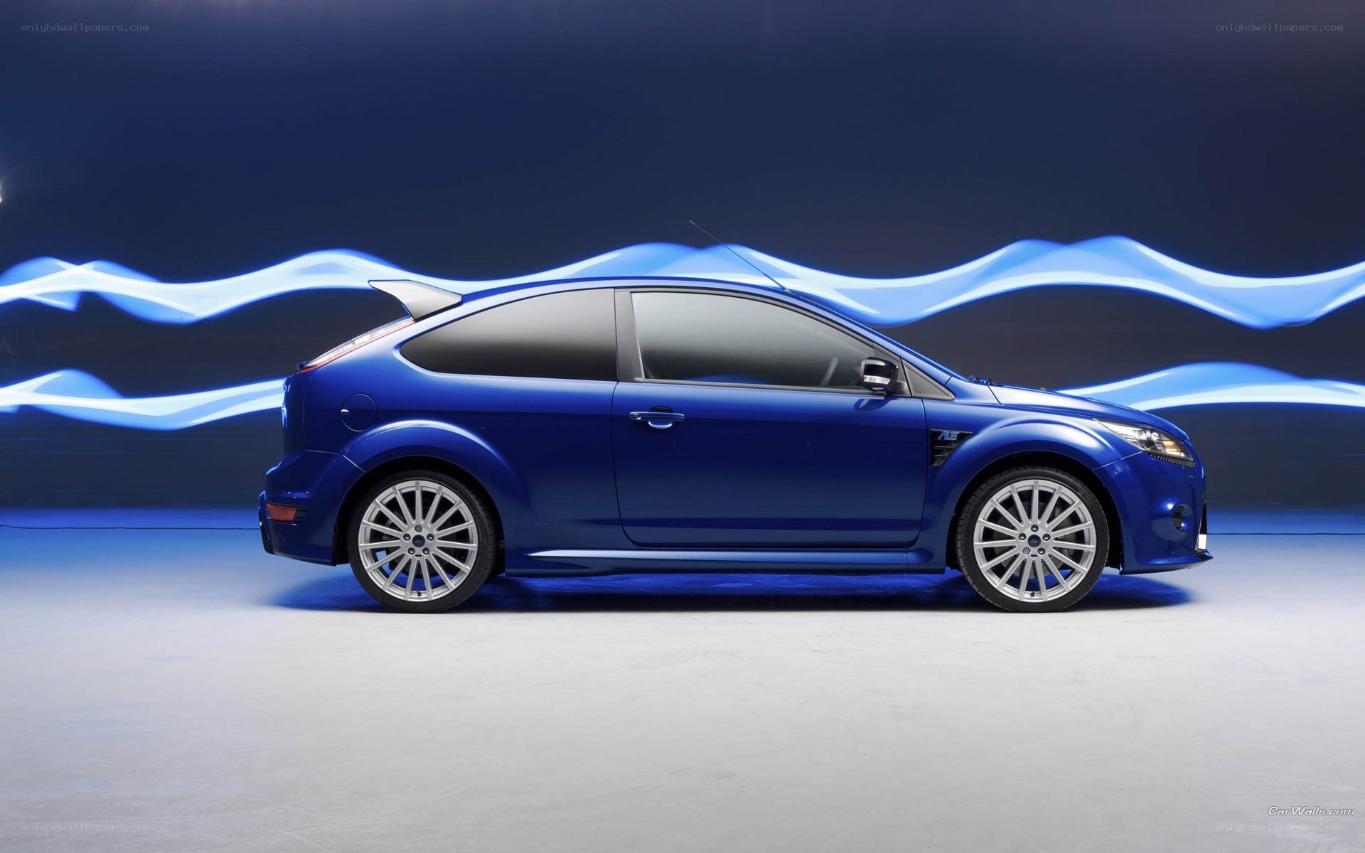 blue ford focus rs car