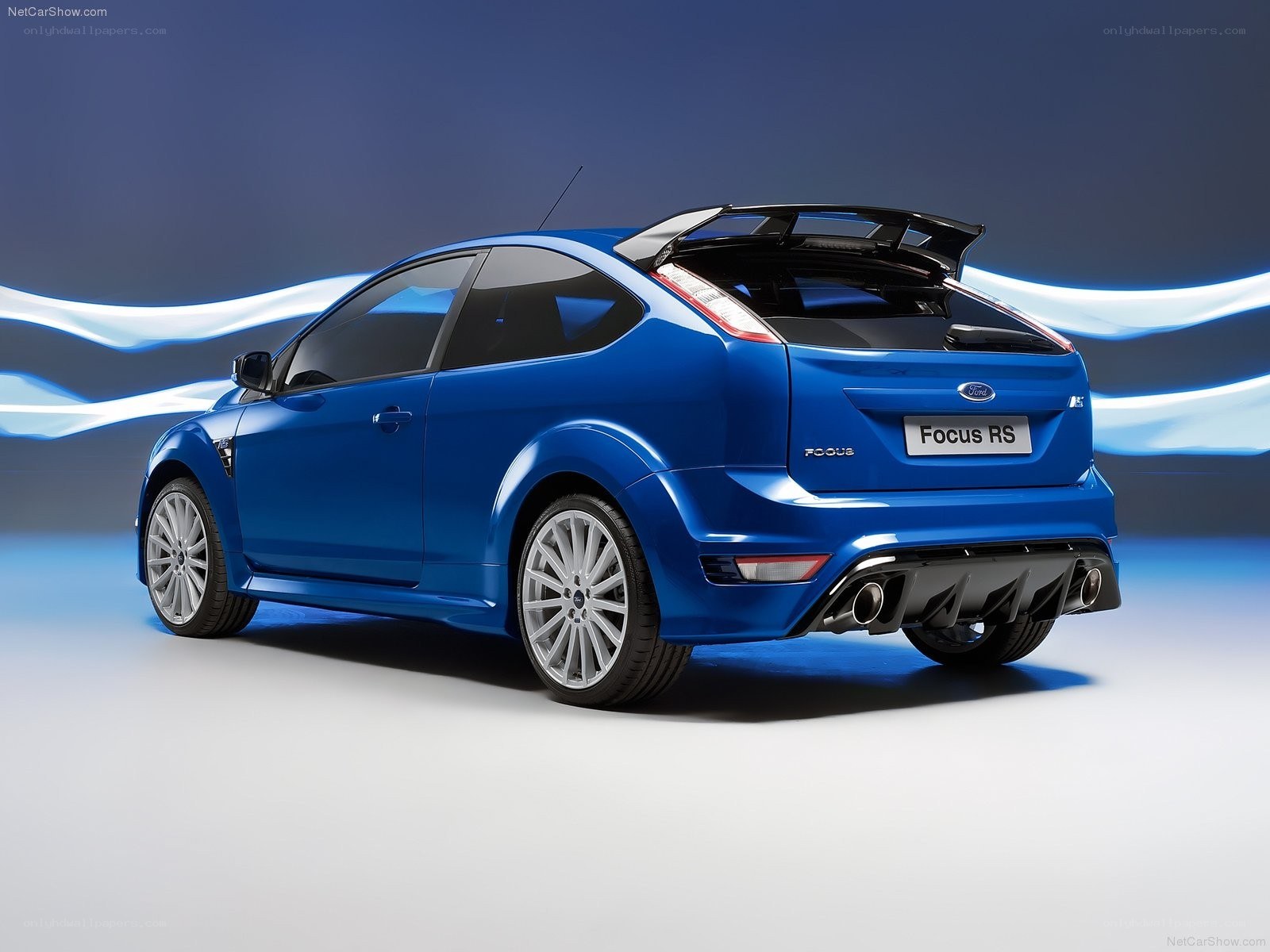 Blue Ford Focus RS rear view