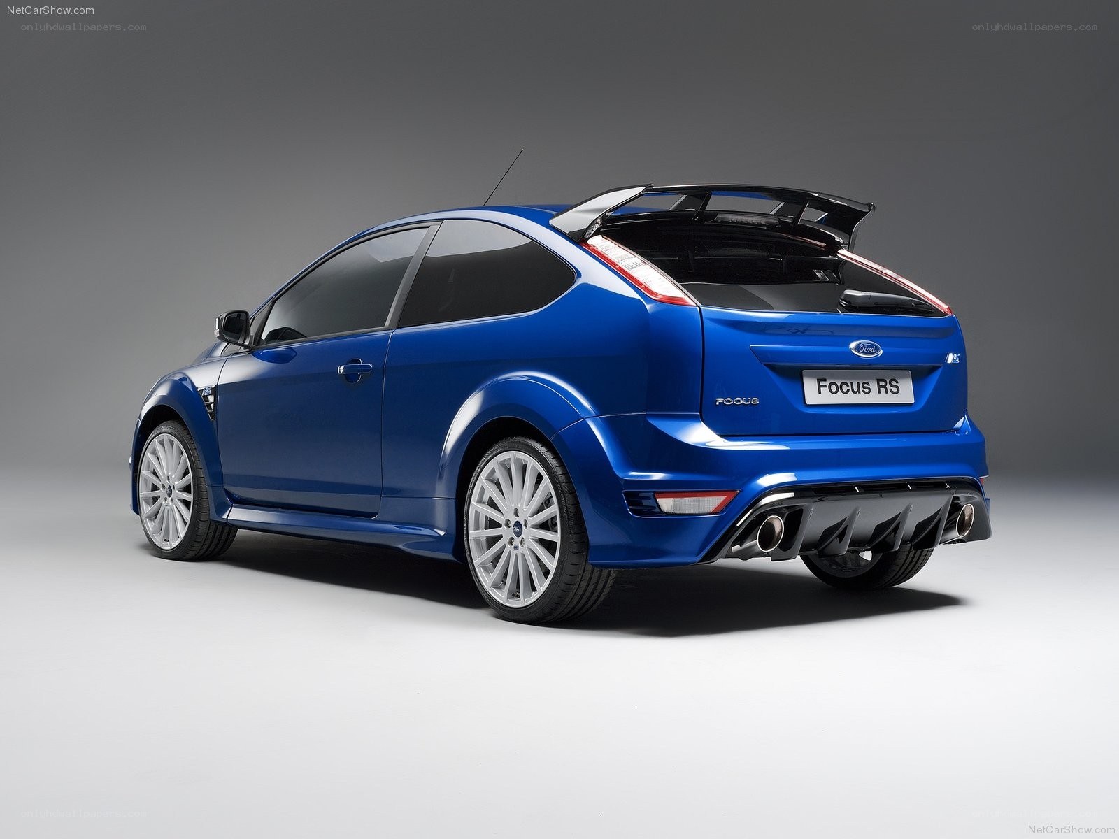 Blue Ford Focus RS rear view