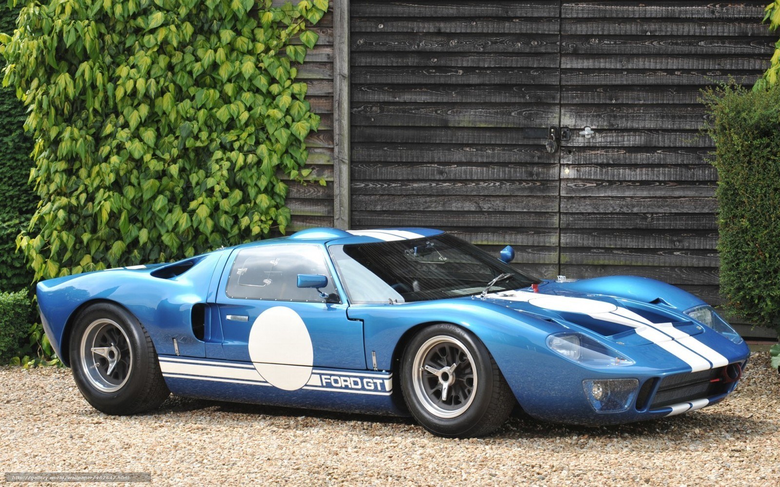Blue Ford GT40 race car