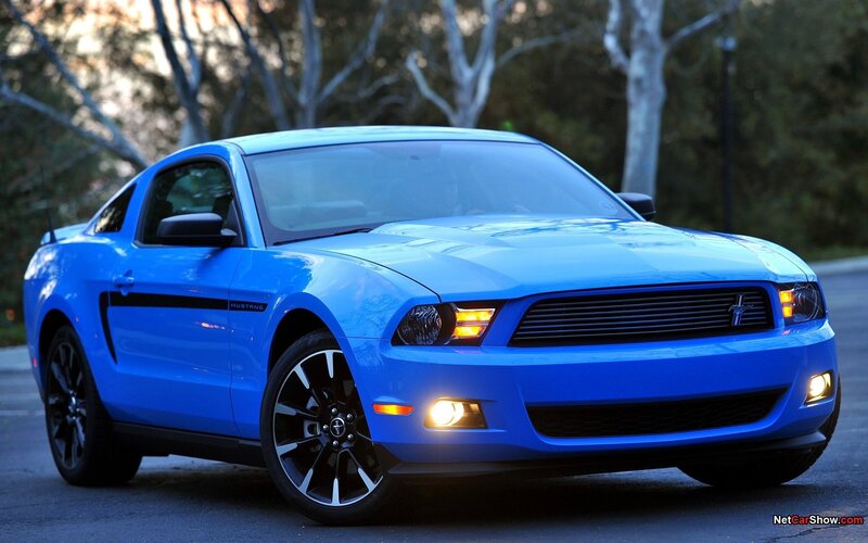 blue ford mustang coupe