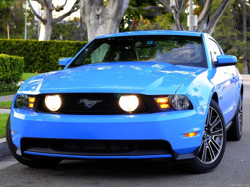 blue ford mustang coupe
