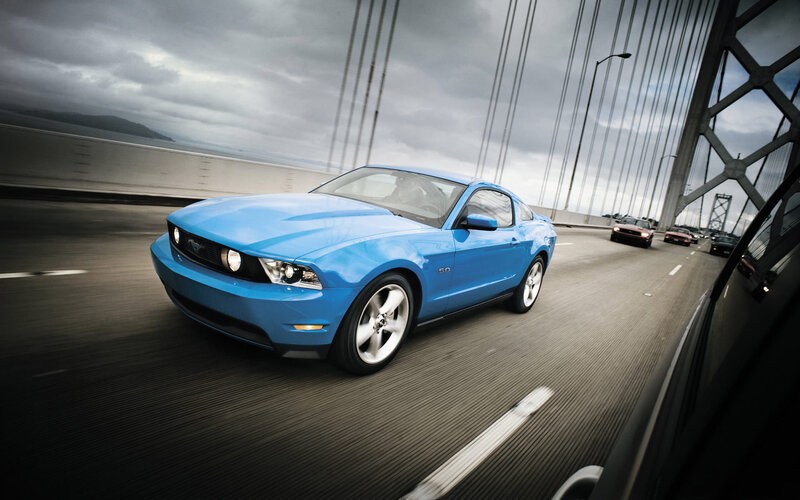 Blue Ford Mustang — Dynamic, Photograph