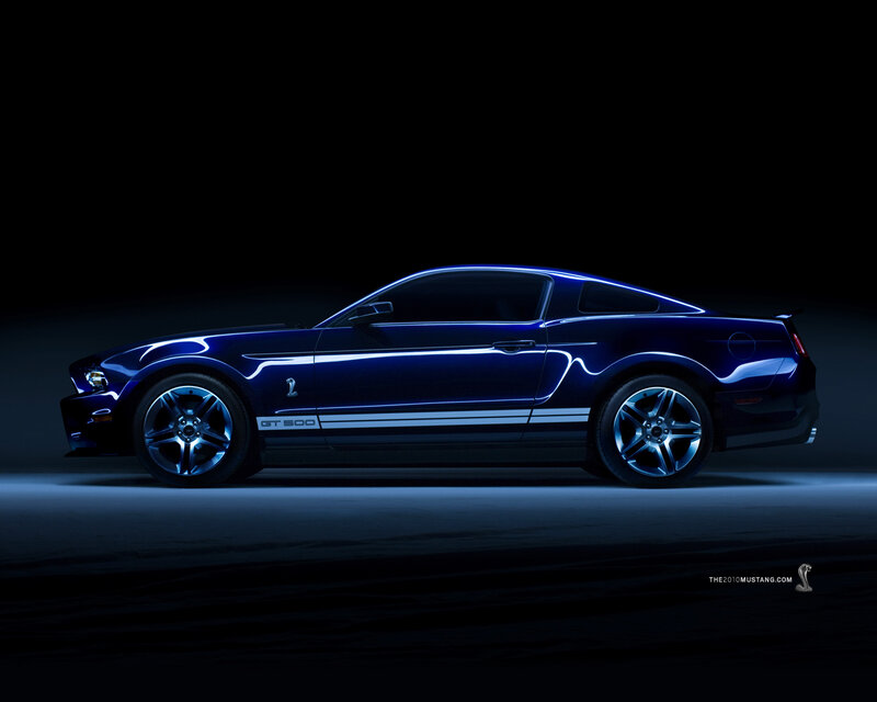 Blue Ford Mustang GT 500