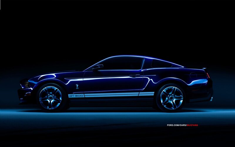 Blue Ford Mustang GT 500