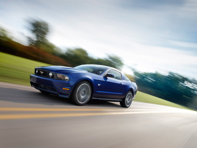 Blue Ford Mustang GT — Dynamic