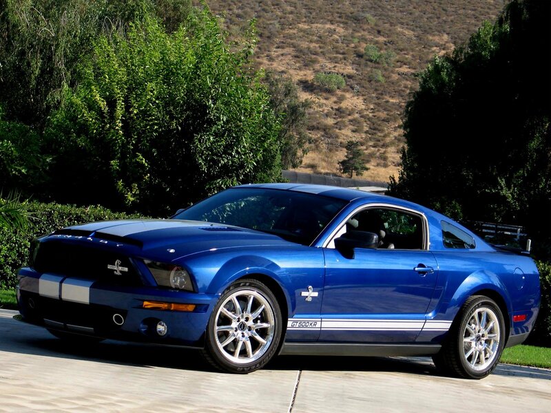 Blue Ford Mustang GT500KR