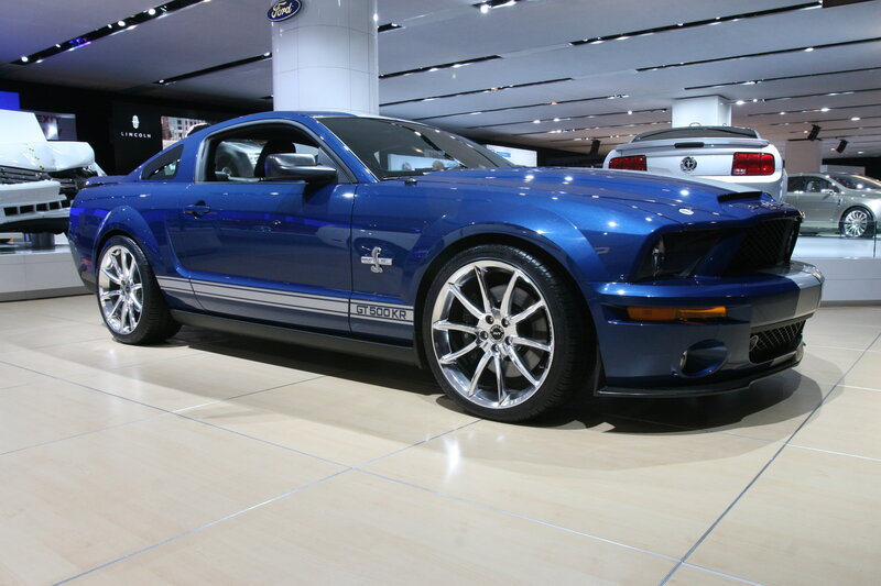 Blue Ford Mustang GT500KR