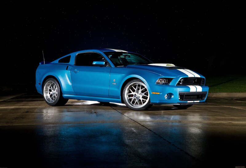Blue Ford Mustang Shelby GT500