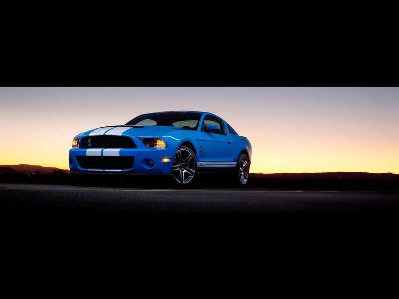 Blue Ford Mustang Shelby GT500