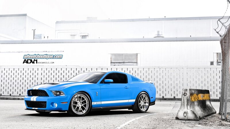 Blue Ford Shelby Gt500 — Industrial