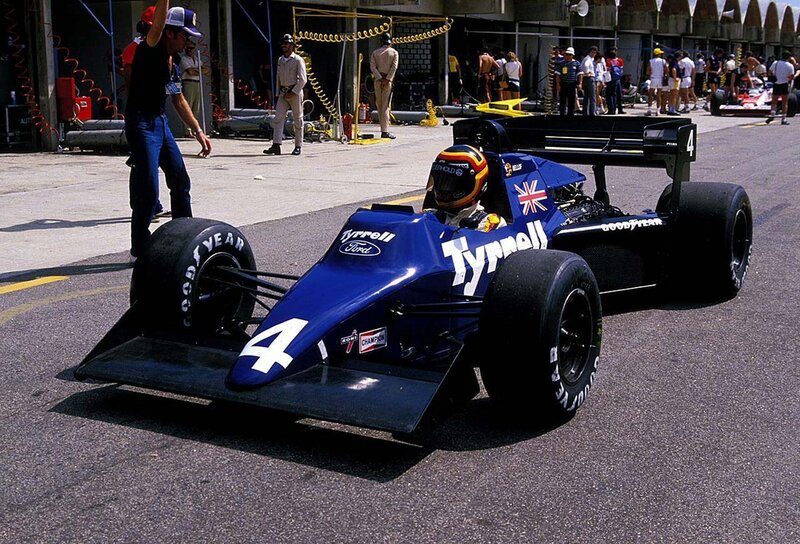 Blue Formula One Car — Active