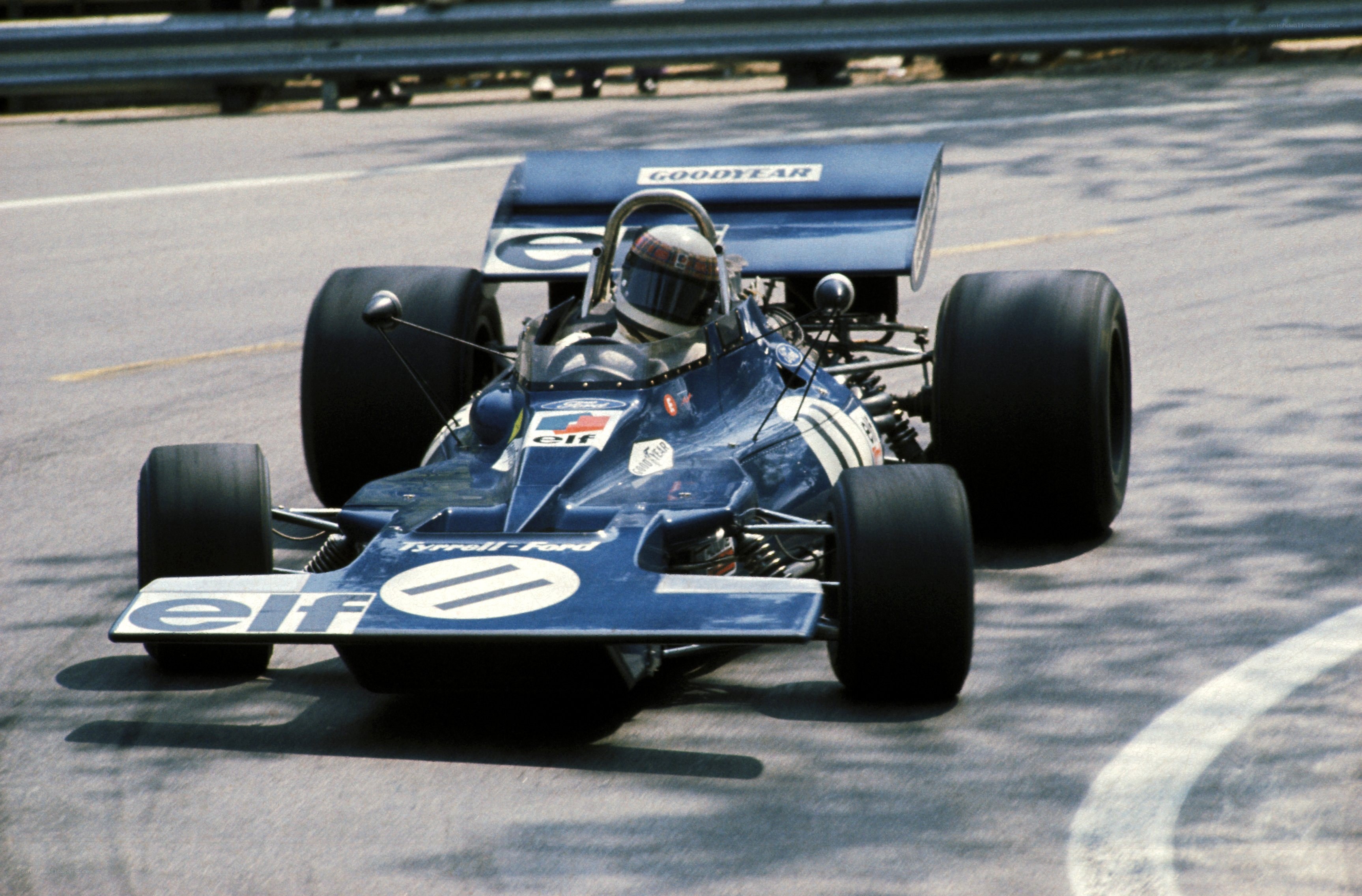 blue formula one race car