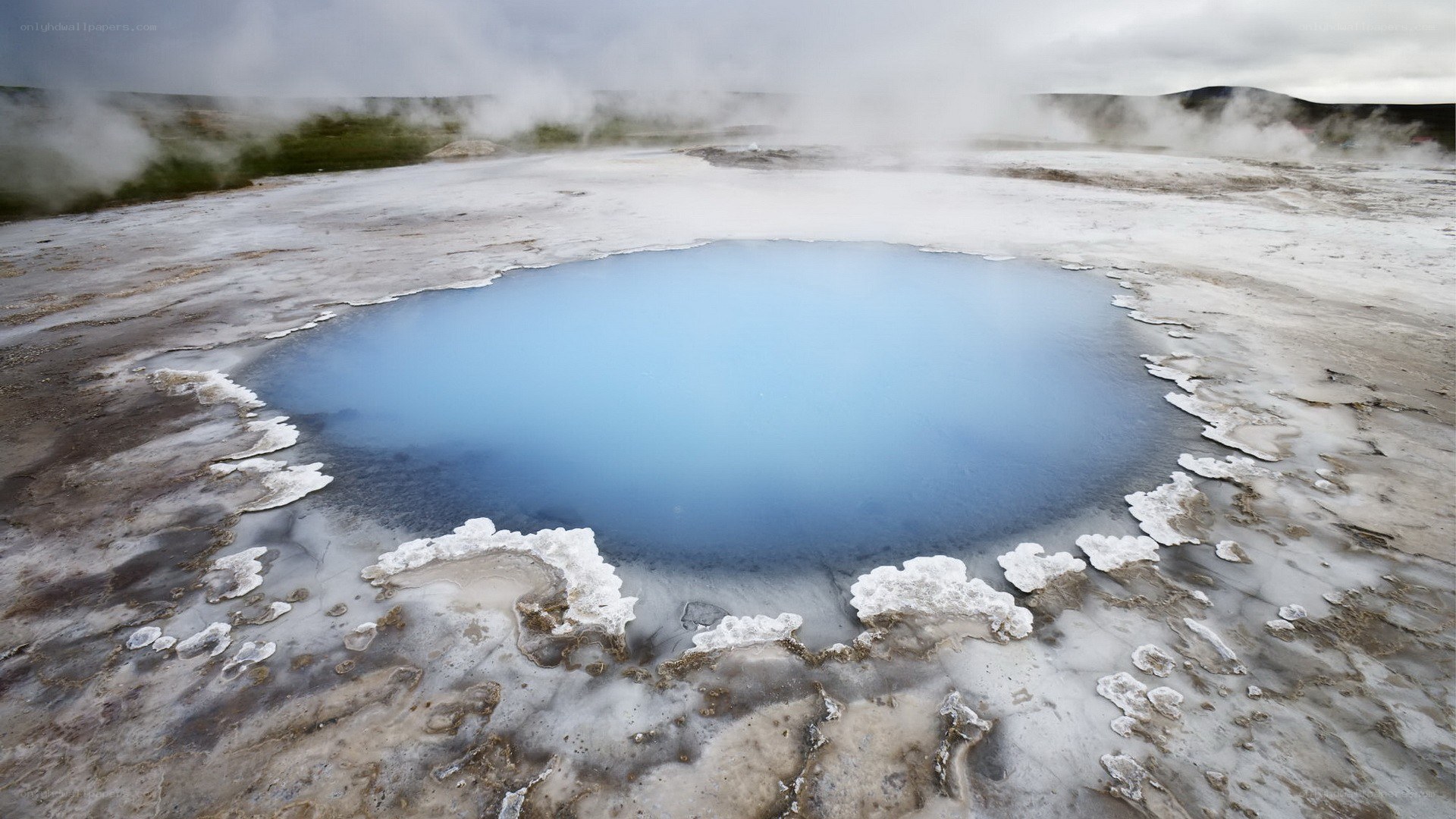 Blue geothermal pool in Iceland