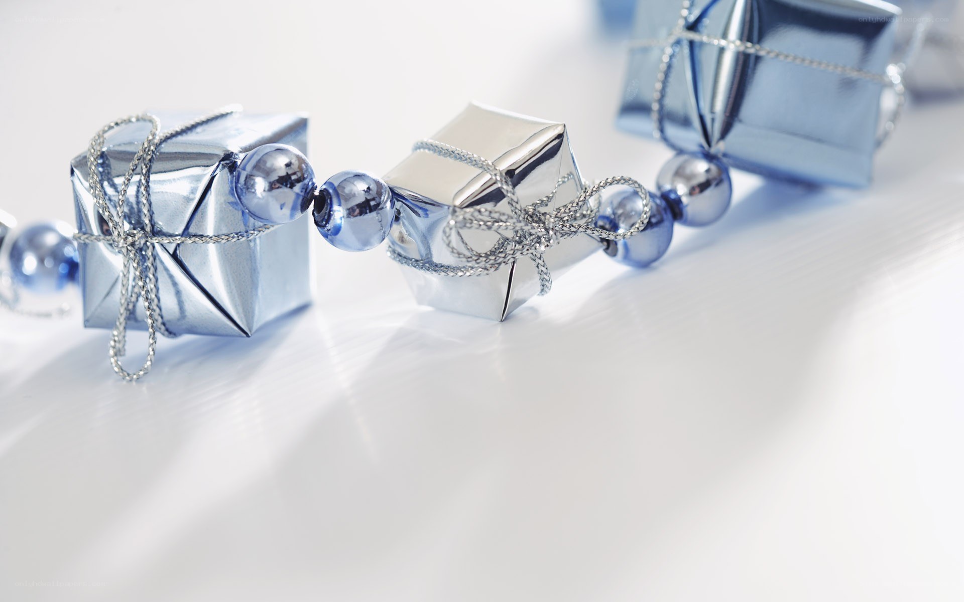 Blue gift box garland