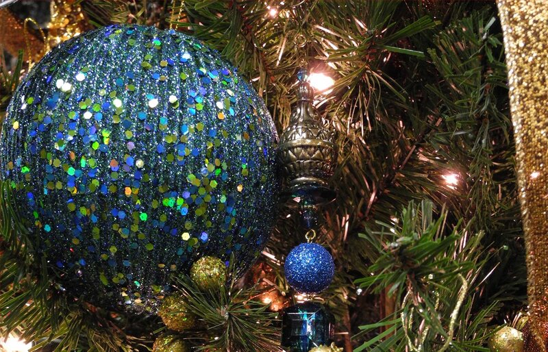 Blue Glitter Ornament — Green