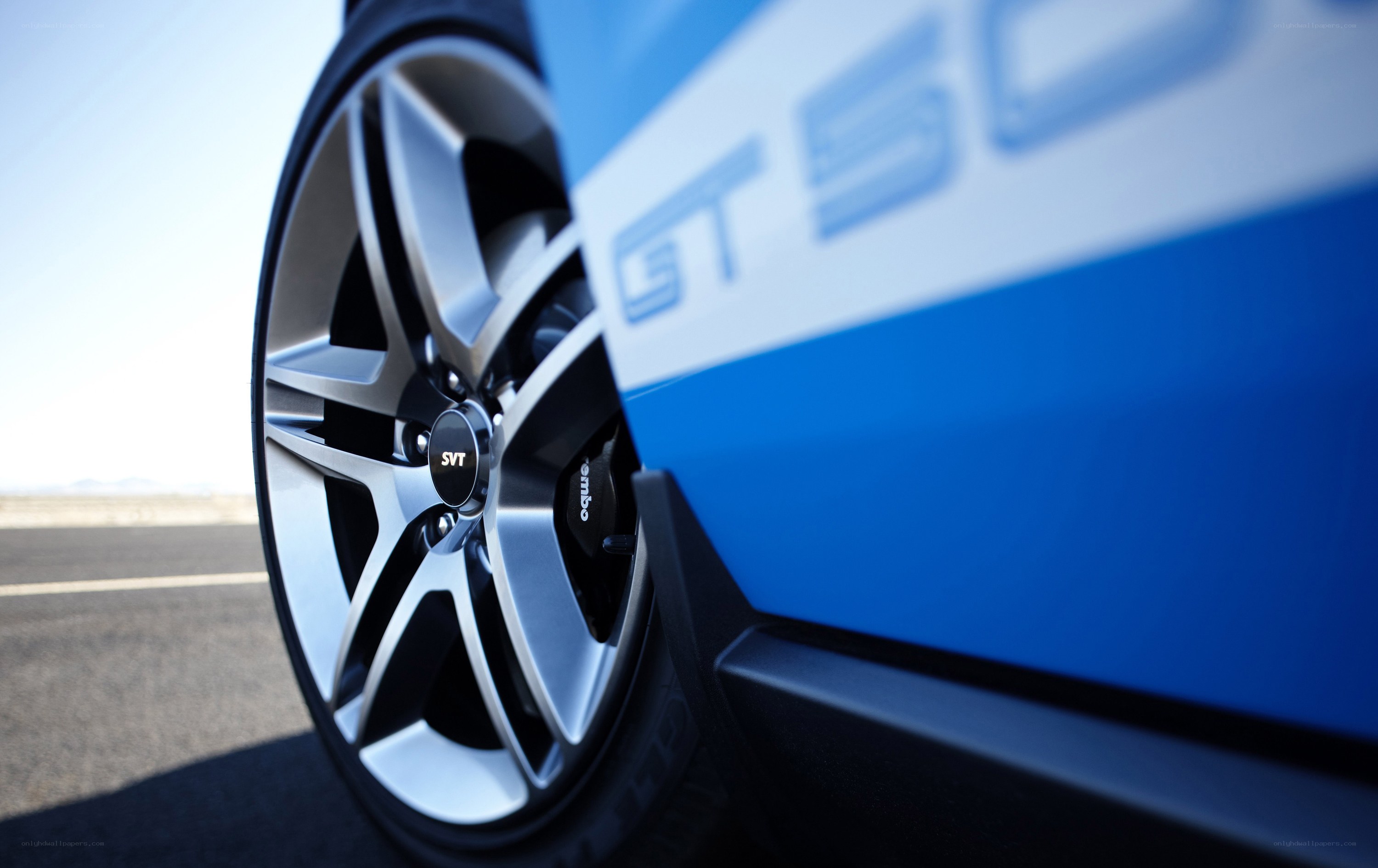 Blue GT500 wheel close-up