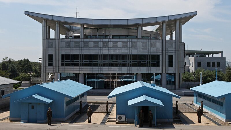 Blue Guard Huts — Neutral