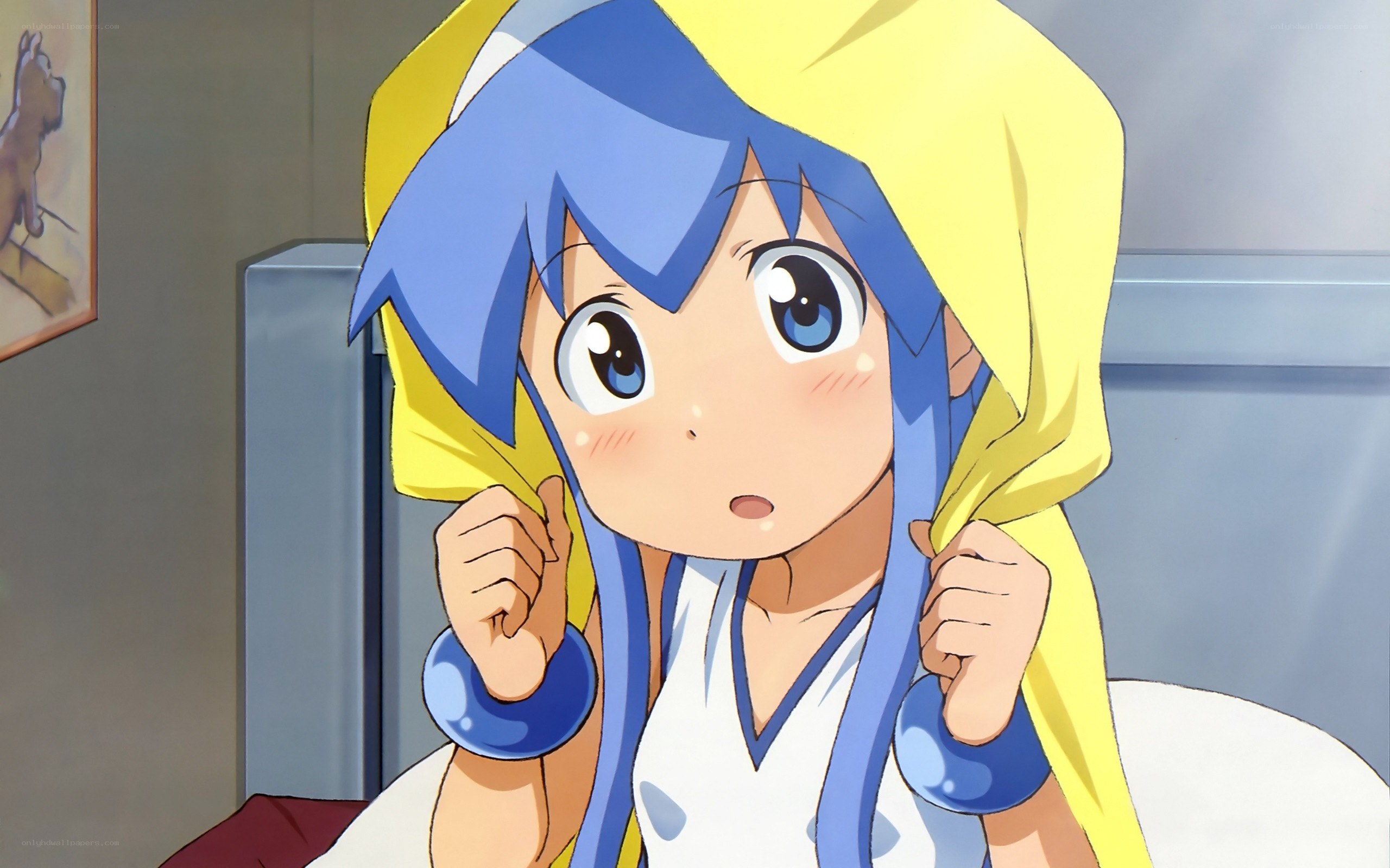 blue-haired girl in yellow hood