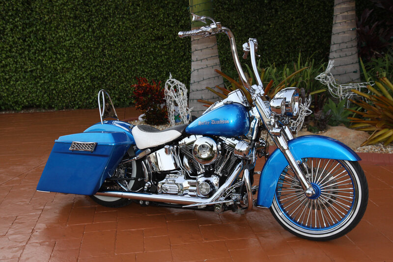 blue harley davidson motorcycle