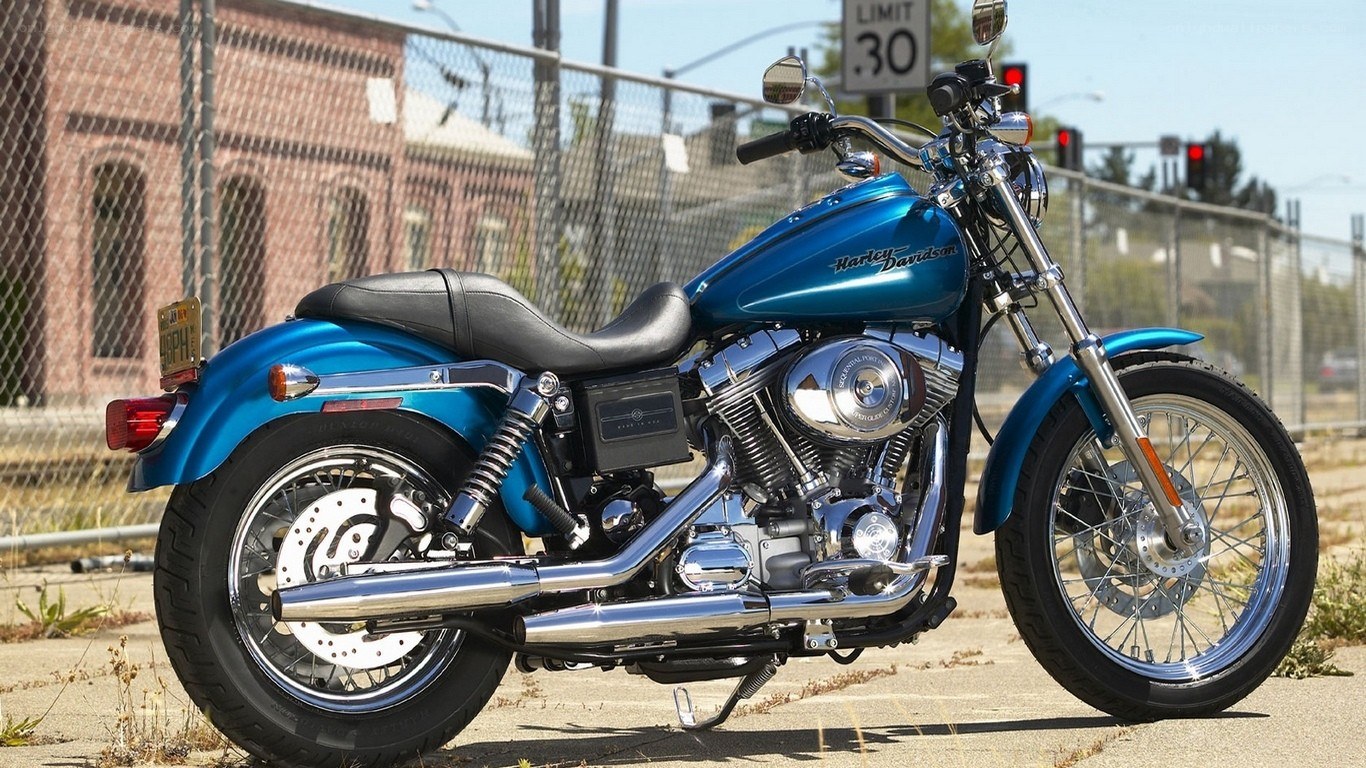 blue harley davidson motorcycle