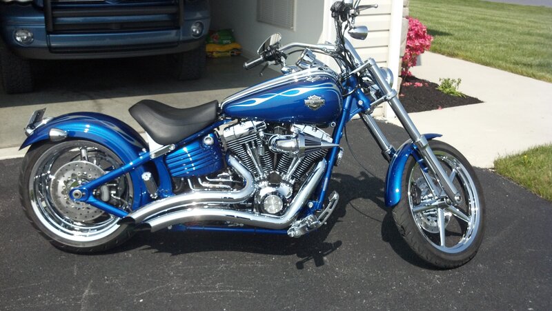 Blue Harley-davidson Motorcycle — Calm, Afternoon, Photograph, Truck