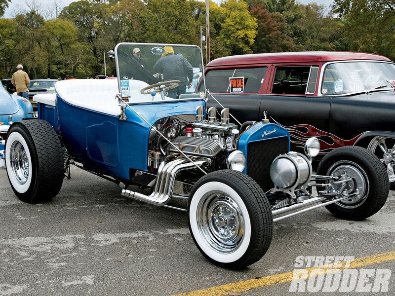 Blue Hot Rod Car — Outdoor, Autumn