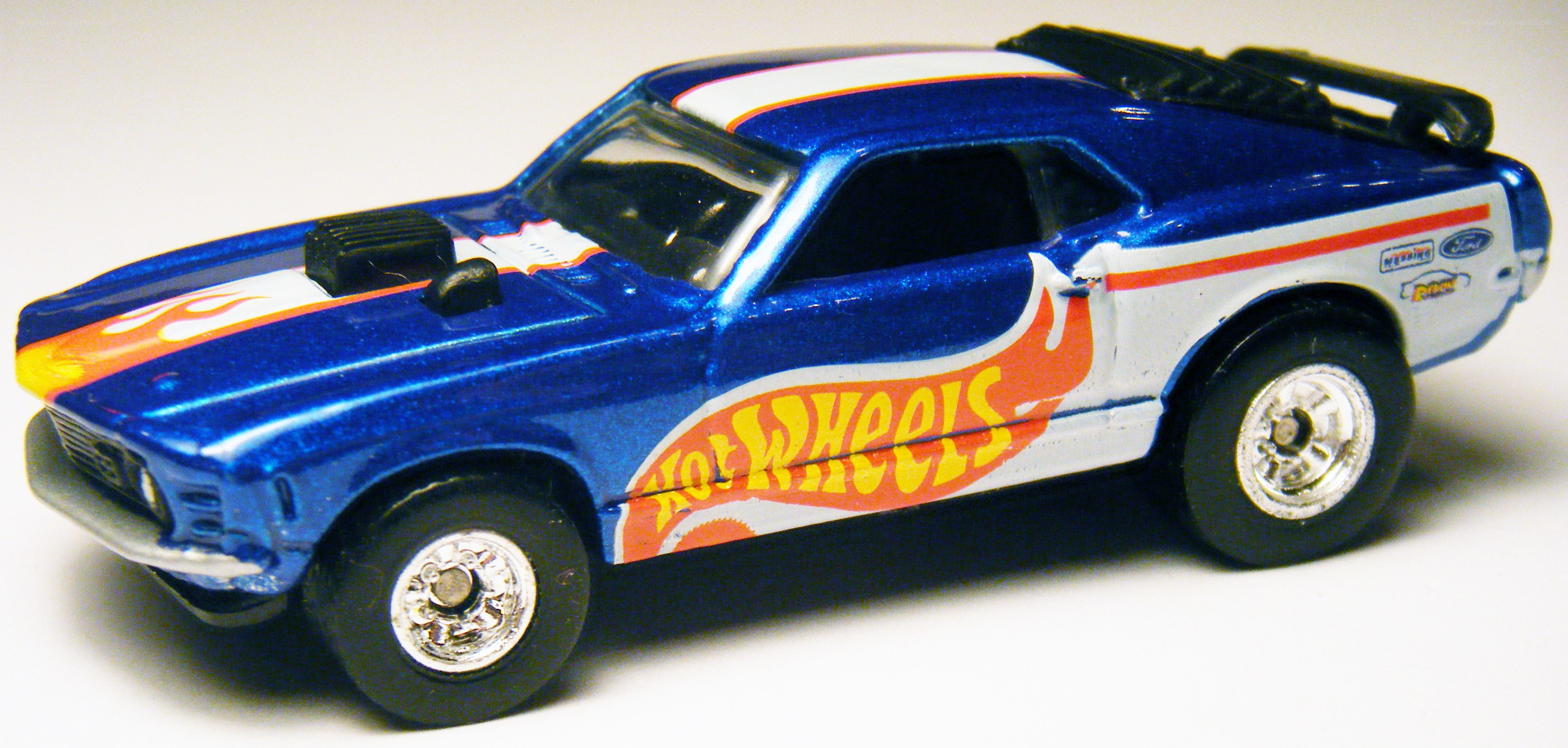 blue hot wheels car