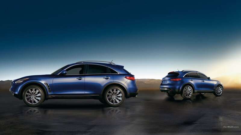 Blue Infiniti Fx Suv — Dramatic, Sunset