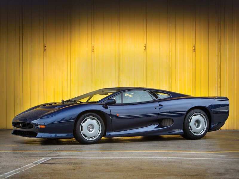 Blue Jaguar Xj220 — Dramatic