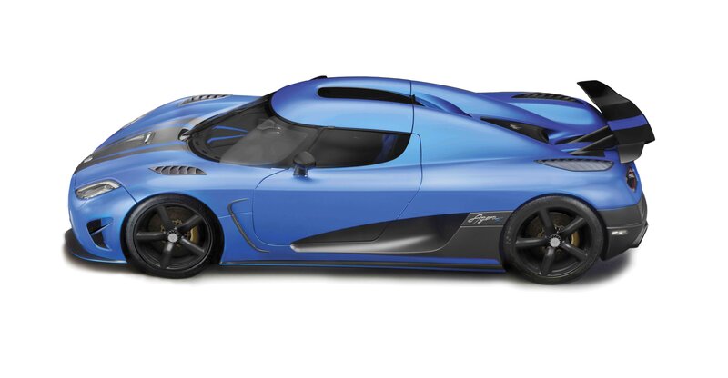 blue koenigsegg agera sports car