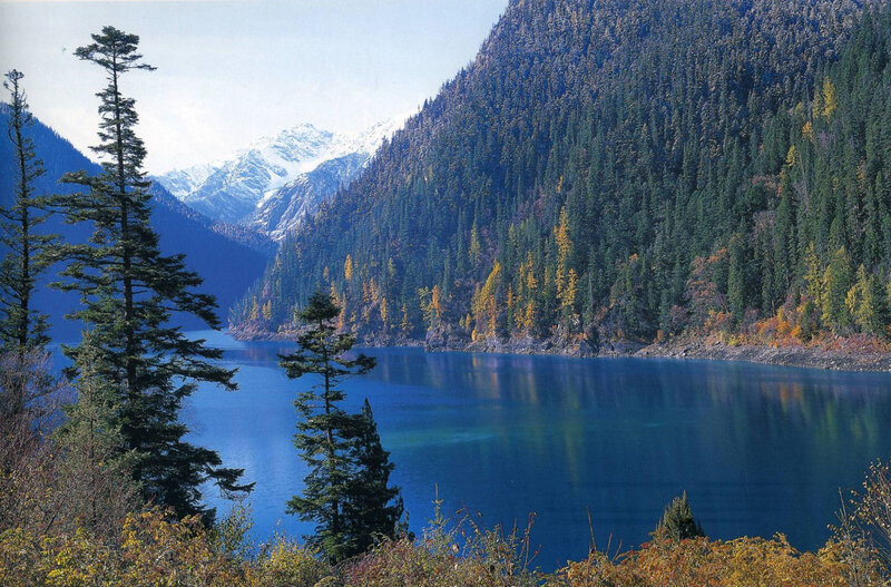 Blue Lake in Mountains — Serene, Autumn